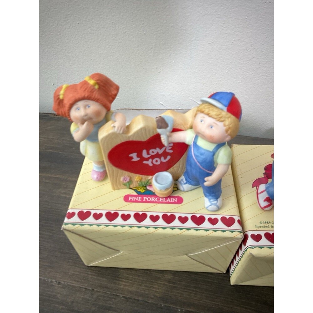 Cabbage Patch Kids 1985 Valentine’s Day Porcelain Figurine w/ Original Box